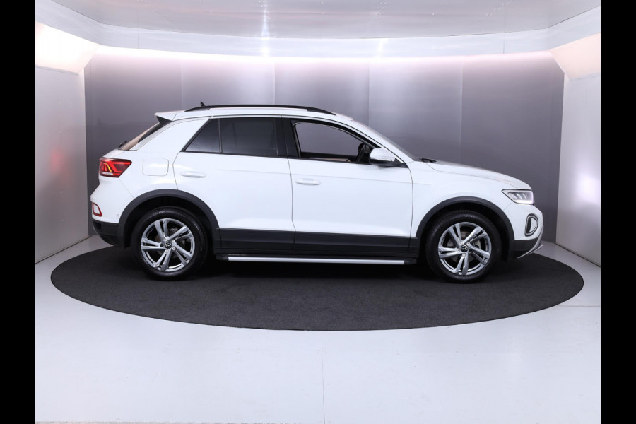 Volkswagen T-Roc 1.0 TSI Life 75 Edition 110pk 6bak| digital display| camera| side-skirts| navi | 17'LM-velgen| parksensors