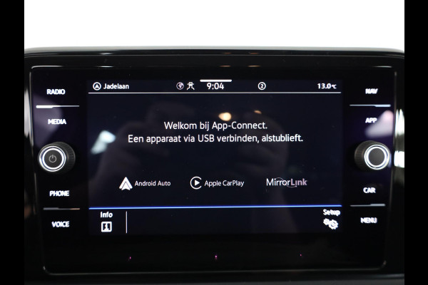 Volkswagen T-Roc 1.0 TSI Life 75 Edition 110pk 6bak| digital display| camera| side-skirts| navi | 17'LM-velgen| parksensors
