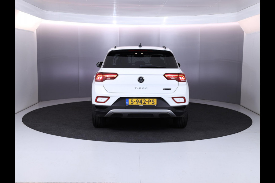 Volkswagen T-Roc 1.0 TSI Life 75 Edition 110pk 6bak| digital display| camera| side-skirts| navi | 17'LM-velgen| parksensors