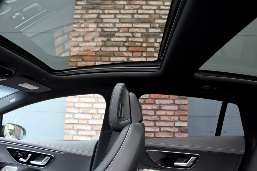 Mercedes-Benz EQE 300 Premium AMG Line 89 kWh | Hyperscreen | Airmatic | Distronic+ | Memory | Burmester |  Digital Light | Panoramadak | Warmtepomp | Surround Camera | Augmented Reality | Leder | Keyless Go |