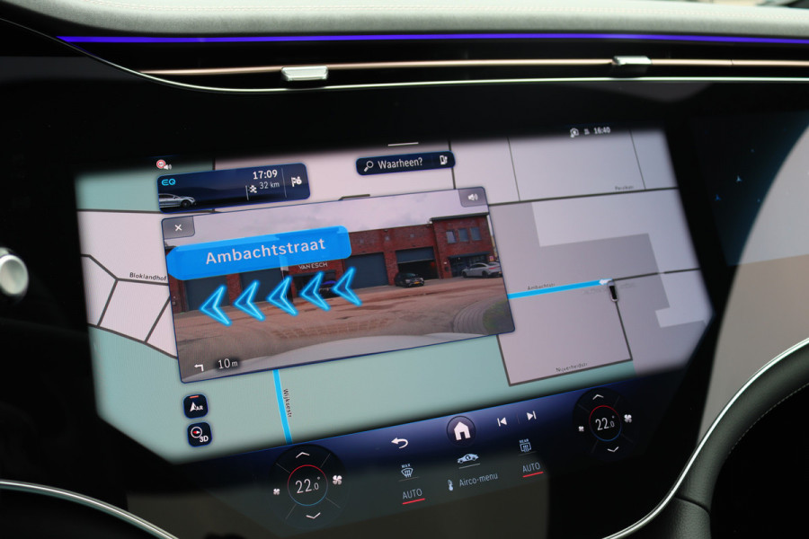 Mercedes-Benz EQE 300 Premium AMG Line 89 kWh | Hyperscreen | Airmatic | Distronic+ | Memory | Burmester |  Digital Light | Panoramadak | Warmtepomp | Surround Camera | Augmented Reality | Leder | Keyless Go |
