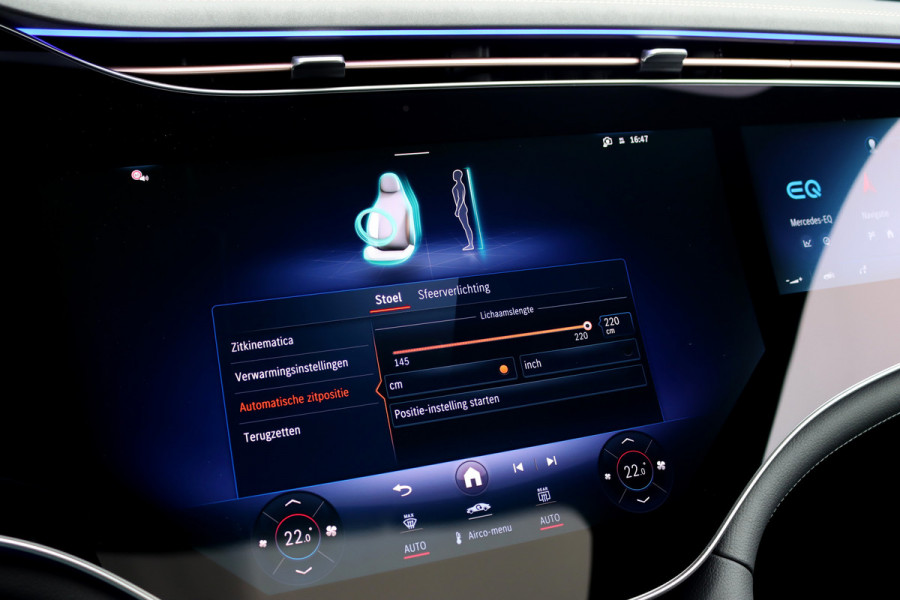 Mercedes-Benz EQE 300 Premium AMG Line 89 kWh | Hyperscreen | Airmatic | Distronic+ | Memory | Burmester |  Digital Light | Panoramadak | Warmtepomp | Surround Camera | Augmented Reality | Leder | Keyless Go |