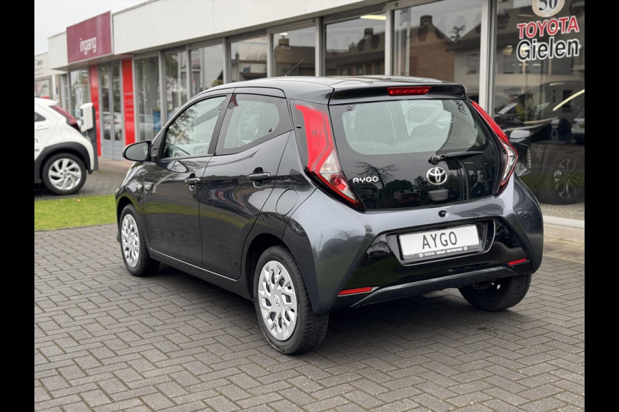 Toyota Aygo 1.0 VVT-i 72pk X-Play | Eerste eigenaar, Apple CarPlay/Android Auto, Parkeercamera, Bluetooth, Stuurbediening