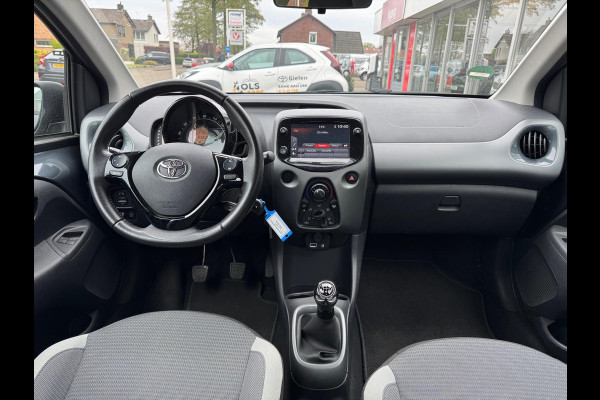 Toyota Aygo 1.0 VVT-i 72pk X-Play | Eerste eigenaar, Apple CarPlay/Android Auto, Parkeercamera, Bluetooth, Stuurbediening