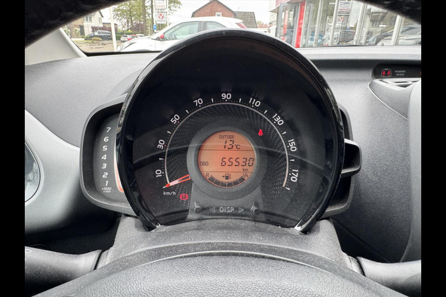 Toyota Aygo 1.0 VVT-i 72pk X-Play | Eerste eigenaar, Apple CarPlay/Android Auto, Parkeercamera, Bluetooth, Stuurbediening