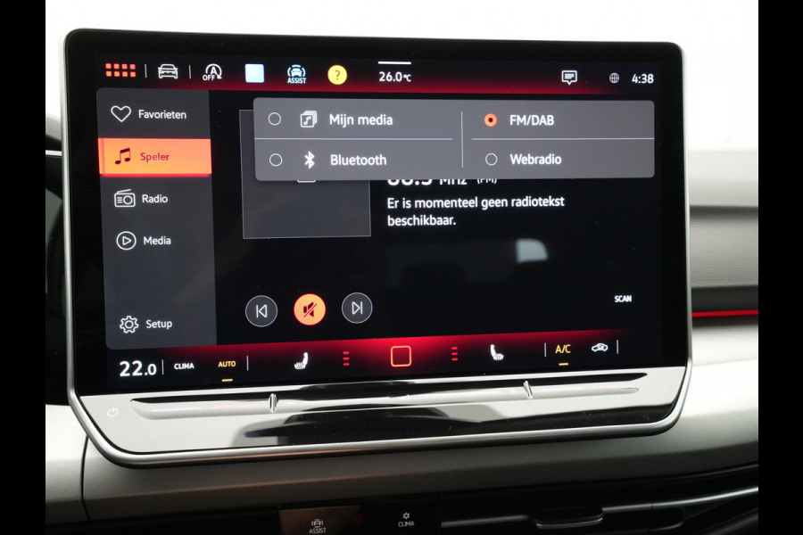Volkswagen GOLF Variant 1.5 eTSI 116 7DSG Life Business | 'App-Connect' draadloze smartphone integratie | Achterbank in ongelijke delen neerklapbaar incl. middenarmsteun en doorlaadmogelijkheid | Afstandscontrolesysteem (Front Assist)