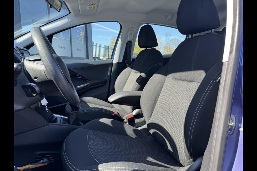 Peugeot 208 1.2 PureTech Blue Lion Navi,Airco,Cruise,Trekhaak,Pdc,Weinig KM,Dealer Onderhouden,Apk tot 03-2026