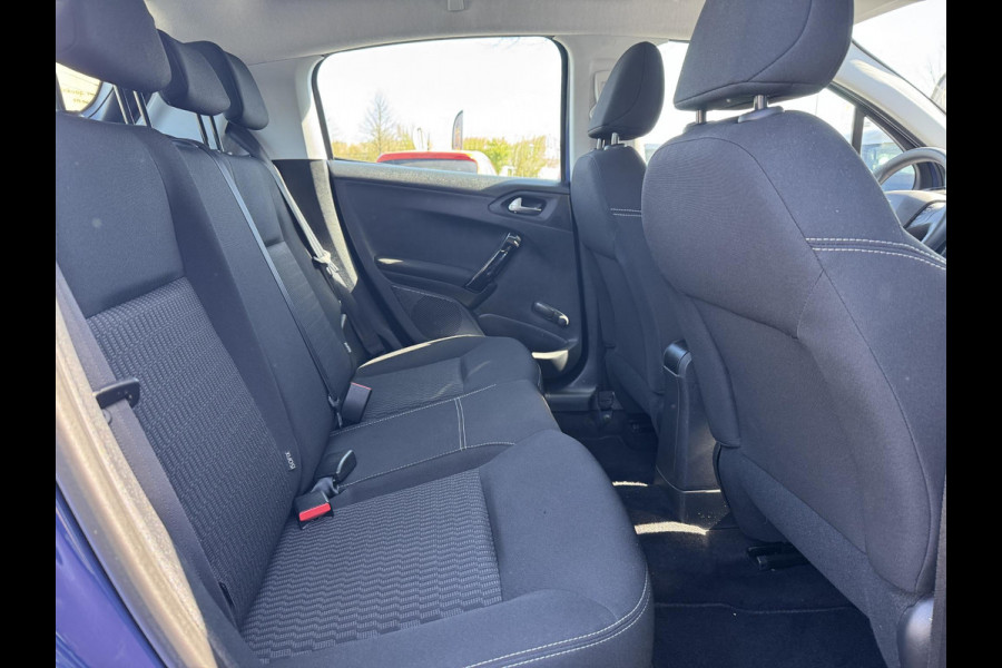 Peugeot 208 1.2 PureTech Blue Lion Navi,Airco,Cruise,Trekhaak,Pdc,Weinig KM,Dealer Onderhouden,Apk tot 03-2026