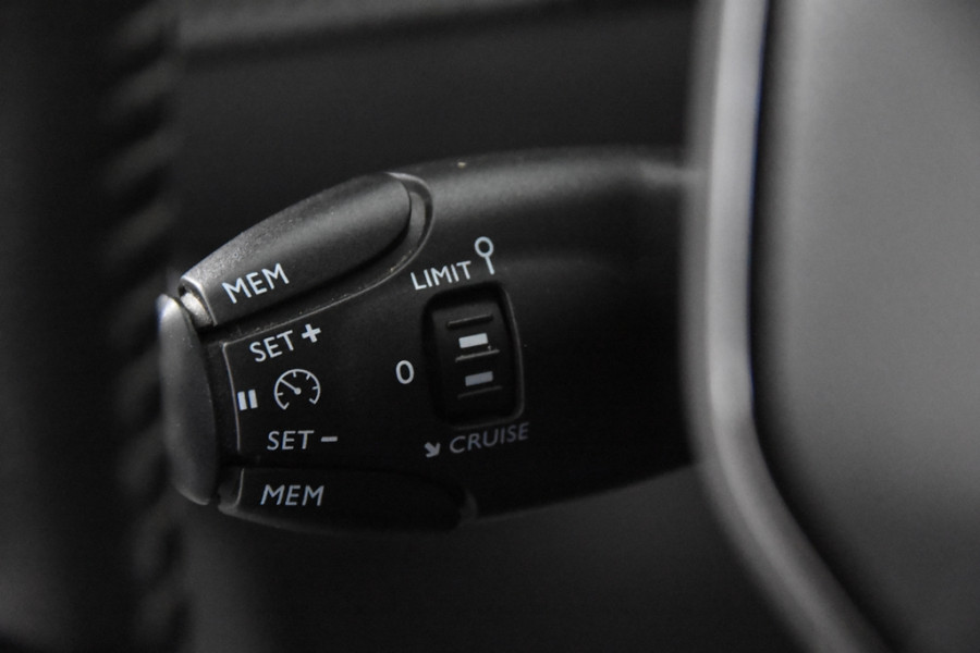 Peugeot 208 Edition *1ste Eigenaar*Navigatie*DAB*Park assist*