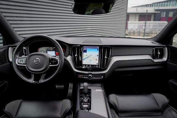 Volvo XC60 2.0 T8 Twin Engine AWD Polestar Engineered 405PK / Pano / NL Auto / Dealeronderhoud / Incl BTW / IntelliSafe