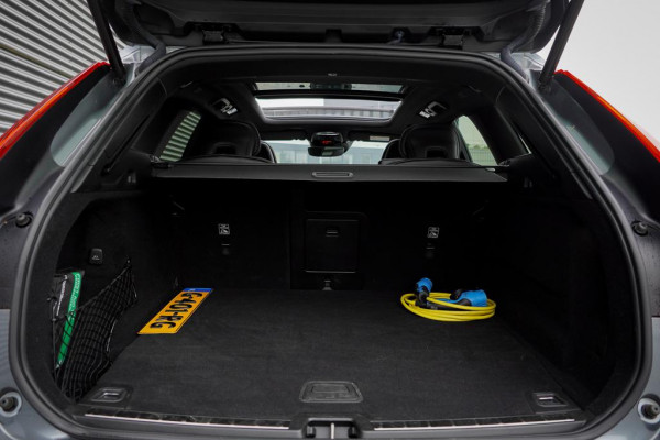 Volvo XC60 2.0 T8 Twin Engine AWD Polestar Engineered 405PK / Pano / NL Auto / Dealeronderhoud / Incl BTW / IntelliSafe