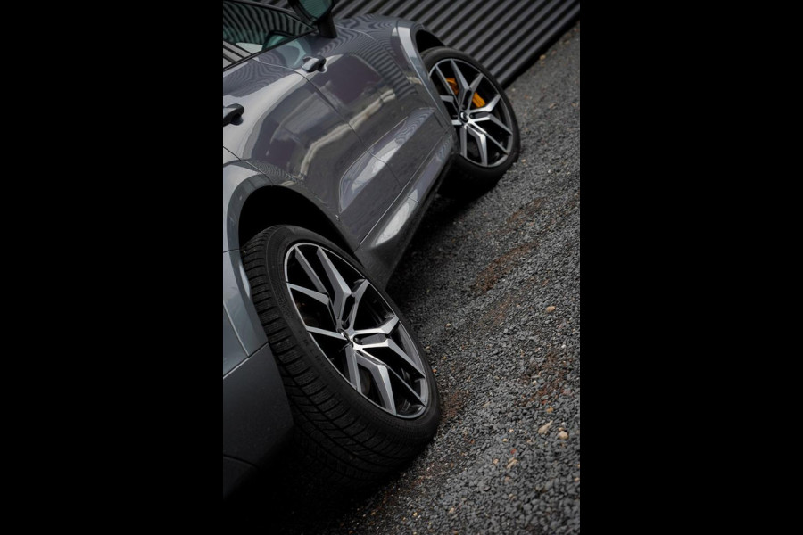 Volvo XC60 2.0 T8 Twin Engine AWD Polestar Engineered 405PK / Pano / NL Auto / Dealeronderhoud / Incl BTW / IntelliSafe