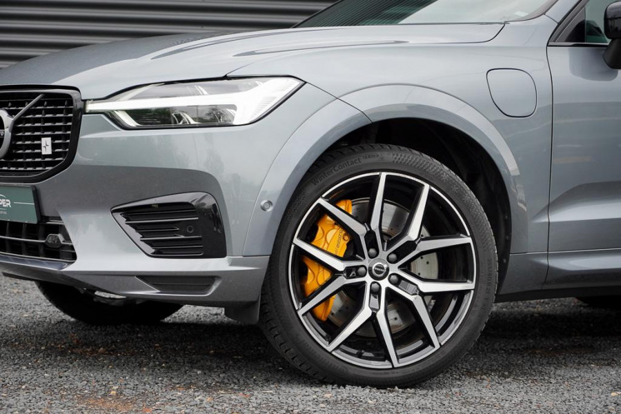 Volvo XC60 2.0 T8 Twin Engine AWD Polestar Engineered 405PK / Pano / NL Auto / Dealeronderhoud / Incl BTW / IntelliSafe
