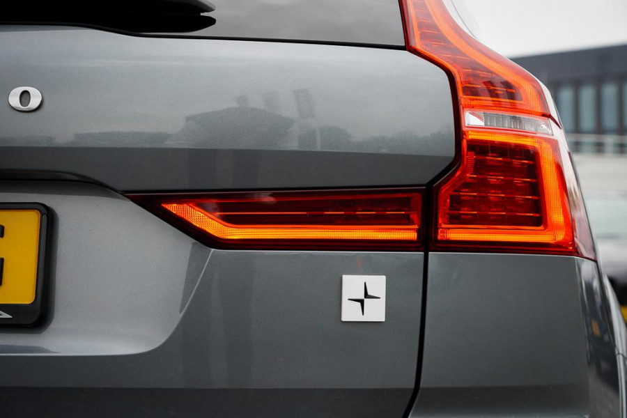 Volvo XC60 2.0 T8 Twin Engine AWD Polestar Engineered 405PK / Pano / NL Auto / Dealeronderhoud / Incl BTW / IntelliSafe