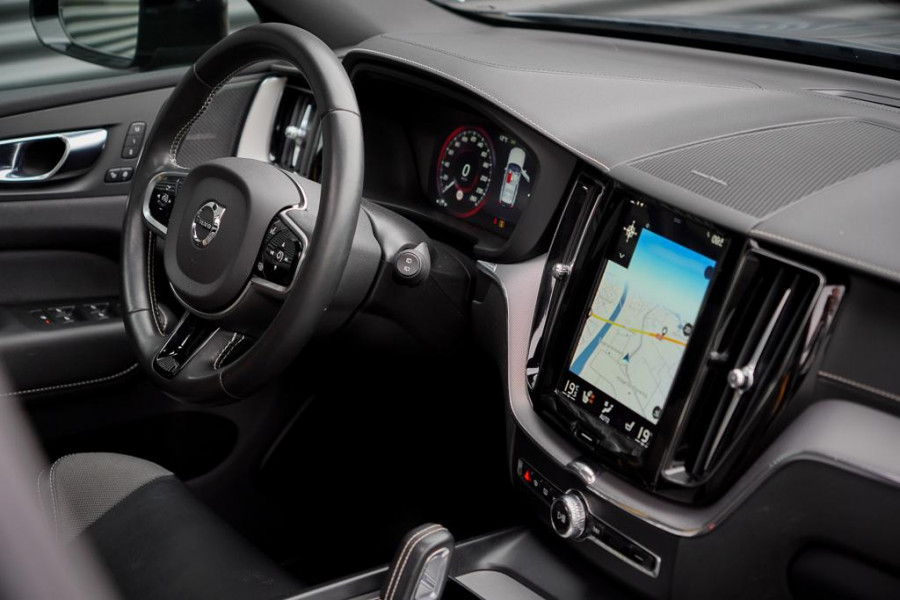 Volvo XC60 2.0 T8 Twin Engine AWD Polestar Engineered 405PK / Pano / NL Auto / Dealeronderhoud / Incl BTW / IntelliSafe