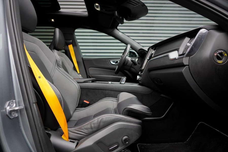 Volvo XC60 2.0 T8 Twin Engine AWD Polestar Engineered 405PK / Pano / NL Auto / Dealeronderhoud / Incl BTW / IntelliSafe