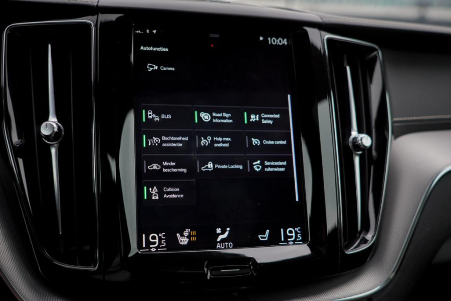 Volvo XC60 2.0 T8 Twin Engine AWD Polestar Engineered 405PK / Pano / NL Auto / Dealeronderhoud / Incl BTW / IntelliSafe