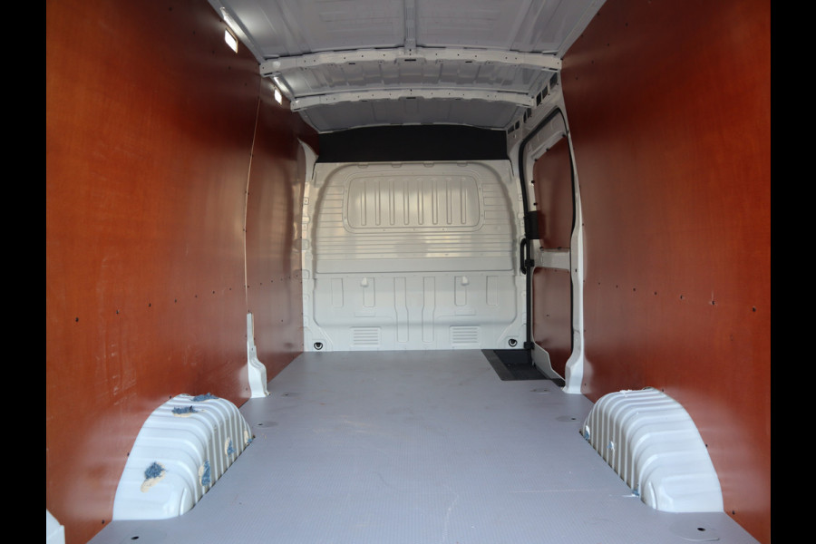 Maxus eDeliver 9 L3H2 89 kWh 204 pk - incl. Betimmering laadruimte + Sidebars + Trekhaak 1.500 kg Trekgewicht - 296 km WLPT - Camera