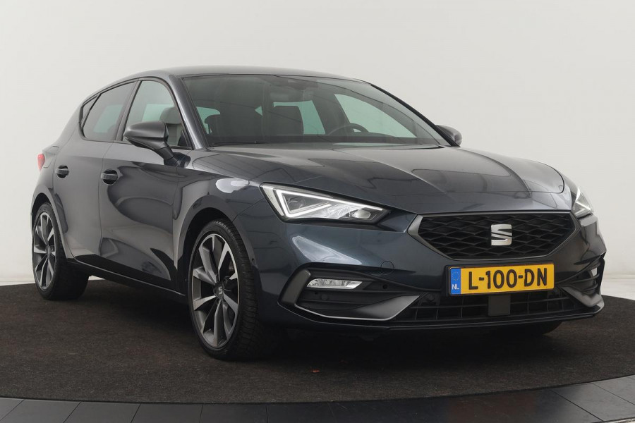 Seat Leon 1.5 eTSI FR Intense | Adaptive cruise | Carplay | Sportstoelen | Full LED | Navigatie | Climate control | Parkeerhulp | Dodehoek detectie