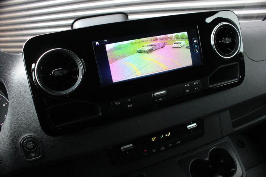 Mercedes-Benz Sprinter 319CDI L2H2 RWD 190PK FULL BLACK JB- EDITION / 3500KG / NEW / DIRECT RIJDEN / NAVIGATIE / PDC / FULL / LED