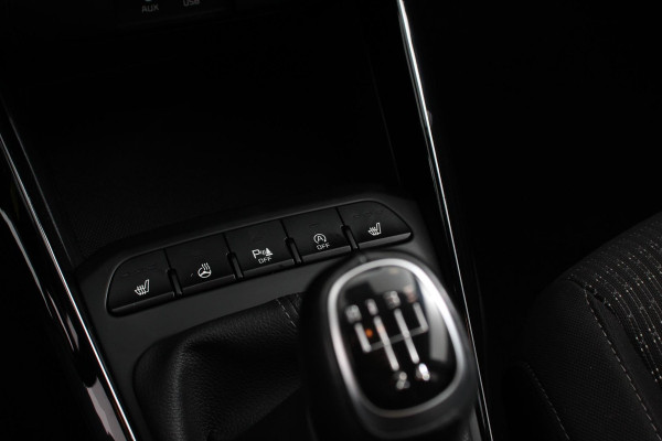 Kia Stonic 1.0 T-GDi Advance Navigatie Apple Carplay/Android Auto Camera Cruise Control Camera Lane Assist Parkeersensoren Voor + Achter Stoel/Stuurverwarming