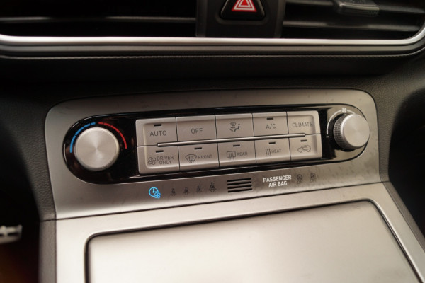 Hyundai Kona EV Fashion 64kWh -NAVI-ECC-