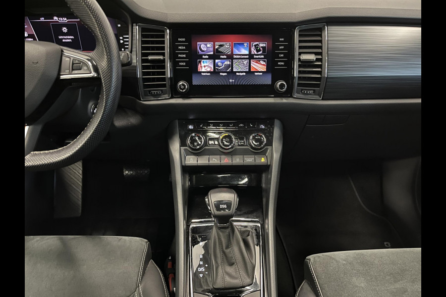 Škoda Kodiaq 1.5 TSI Business Edition 7p. Panoramadak Trekhaak Navigatie Carplay Adaptive Cruise Control Camera Parkeersensoren Blind Spot Assist Virtual Cockpit Stoelverwarming Climate Control