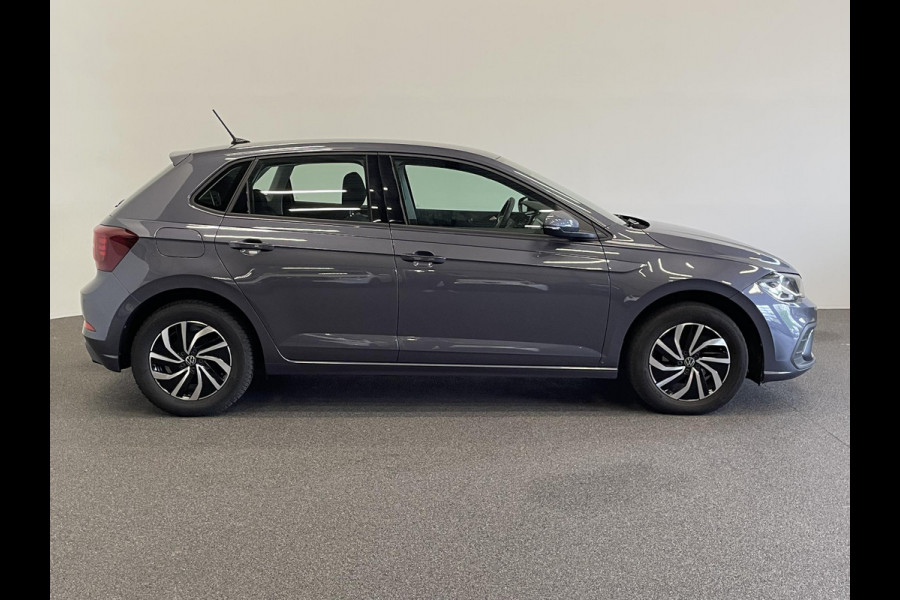 Volkswagen Polo 1.0 TSI DSG Life Navigatie Apple Carplay/Android Auto Camera Parkeersensoren Adaptive Cruise Control Stoelverwarming Virtual Cockpit Climate Control