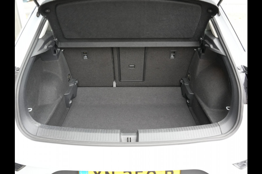Volkswagen T-Roc 1.5 TSI Sport | Navigatie | Virtual | DAB | Climate Control | Led