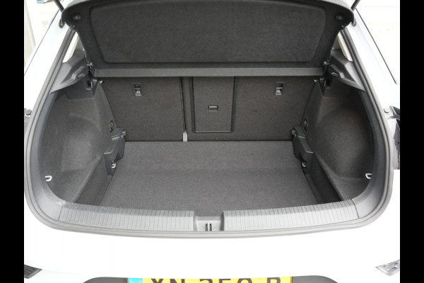 Volkswagen T-Roc 1.5 TSI Sport | Navigatie | Virtual | DAB | Climate Control | Led