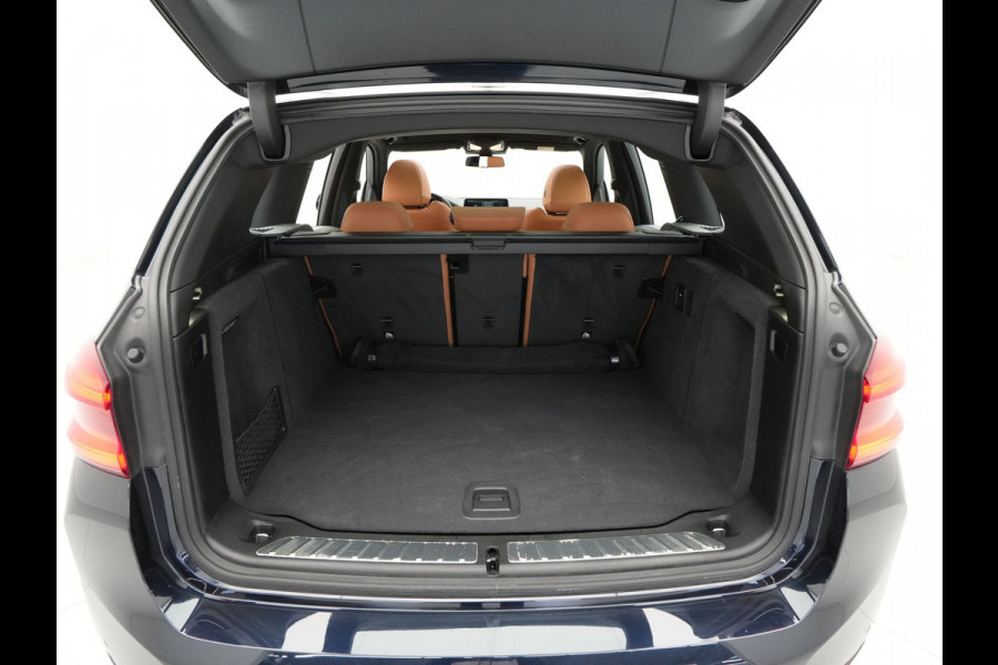BMW iX3 High Executive 80 kWh 285pk Panorama Navigatie Trekhaak Stoelverwarming 115