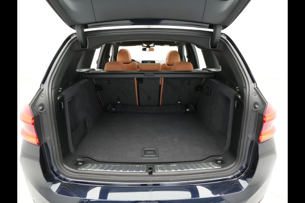BMW iX3 High Executive 80 kWh 285pk Panorama Navigatie Trekhaak Stoelverwarming 115