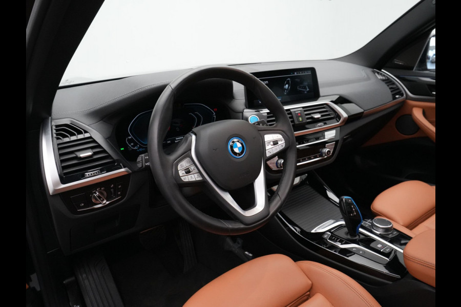 BMW iX3 High Executive 80 kWh 285pk Panorama Navigatie Trekhaak Stoelverwarming 115