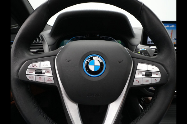 BMW iX3 High Executive 80 kWh 285pk Panorama Navigatie Trekhaak Stoelverwarming 115