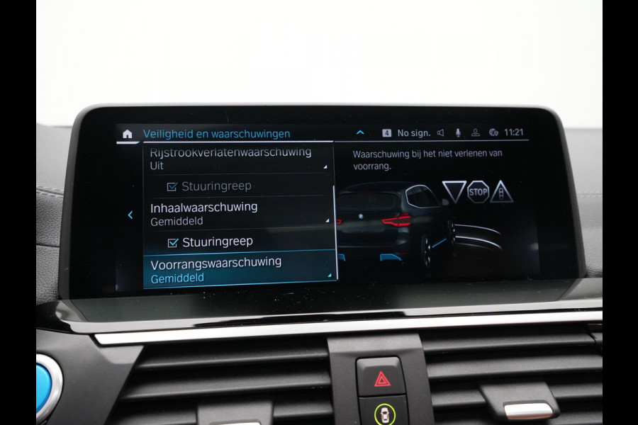 BMW iX3 High Executive 80 kWh 285pk Panorama Navigatie Trekhaak Stoelverwarming 115