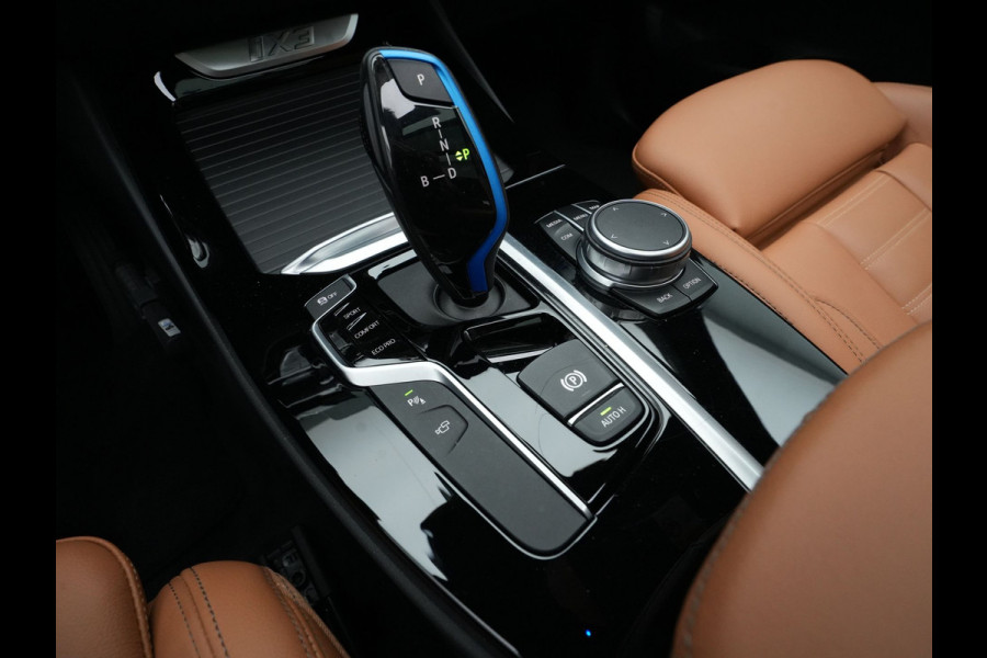 BMW iX3 High Executive 80 kWh 285pk Panorama Navigatie Trekhaak Stoelverwarming 115