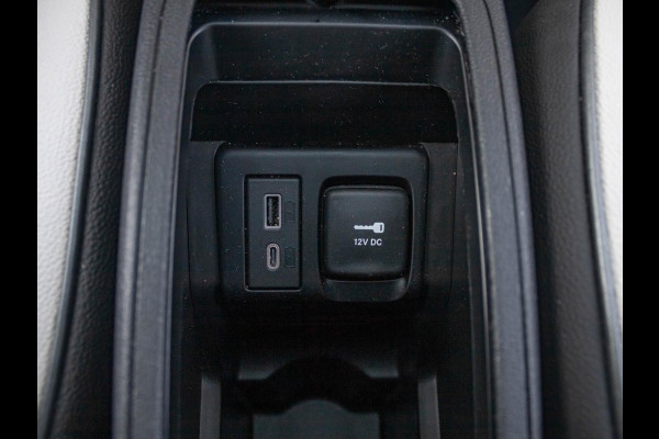 Fiat 500E La Prima 42 kWh | Clima | Cruise | Leder | 17" | Priv Glass | Winter Pack | JBL Sound | BSM | Apple Carplay