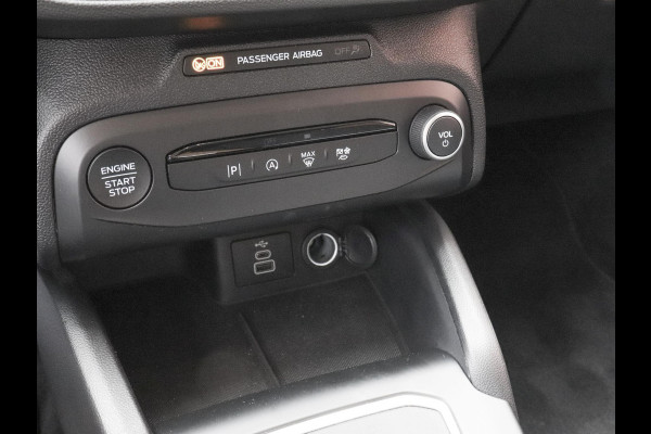 Ford Focus 1.0 EcoBoost 155pk Automaat Active X Ford Focus 1.0 EcoBoost 155pk Hybrid Automaat Active X Navigatie Climate Control Camera Parkeer sensoren B&O Dab Lichtmetalen velgen