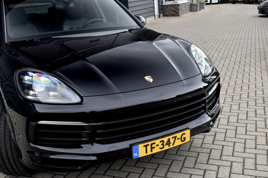 Porsche Cayenne 3.0 E-Hybrid 462pk | Panoramadak | Matrix PDLS+  | Sport Chrono | Trekhaak wegkl. | Bose | Luchtvering | Soft Close | Orig. NL |