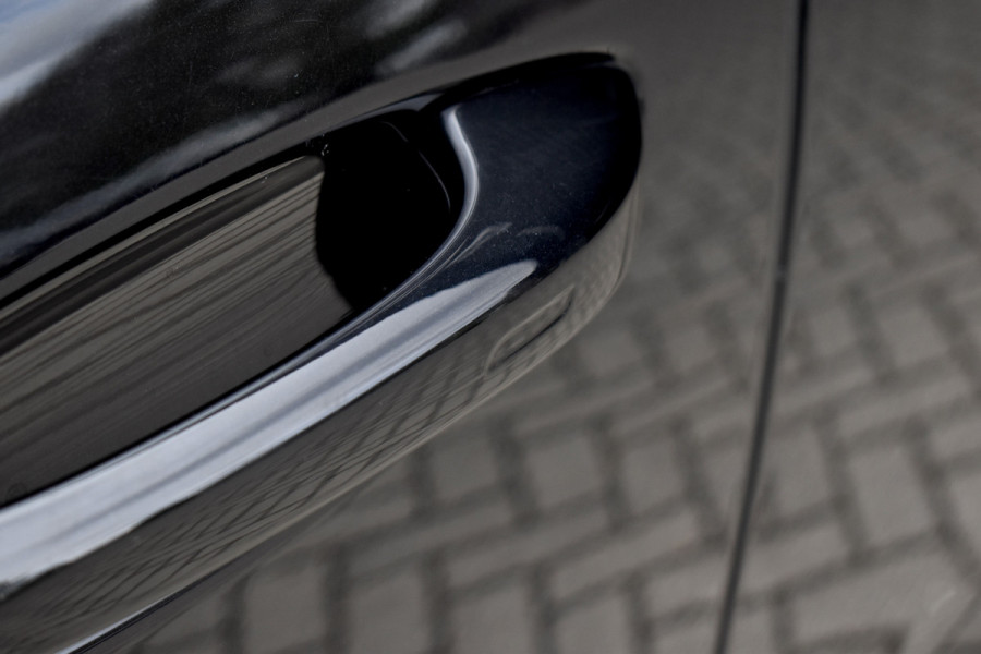Porsche Cayenne 3.0 E-Hybrid 462pk | Panoramadak | Matrix PDLS+  | Sport Chrono | Trekhaak wegkl. | Bose | Luchtvering | Soft Close | Orig. NL |