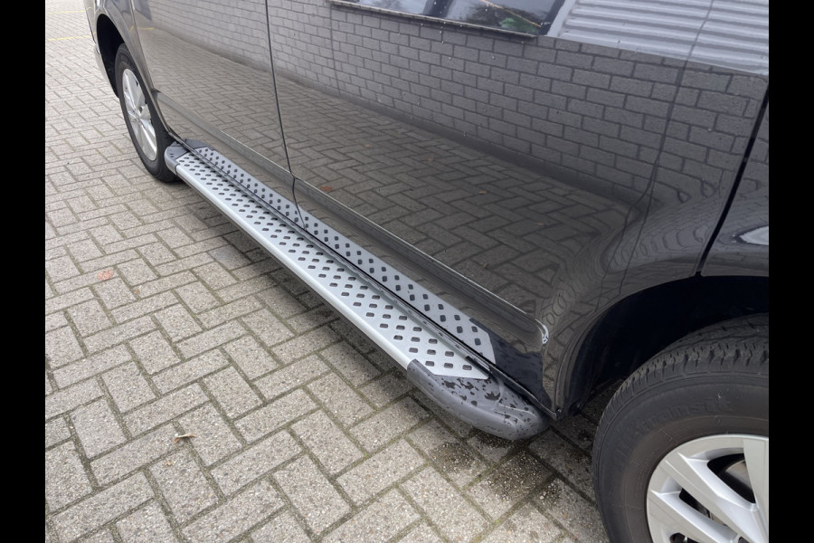 Volkswagen Transporter 2.0 TDI 150pk DSG automaat L1H1 28 / vaste prijs rijklaar € 22.950 ex btw / lease vanaf € 375 / euro 6 / bpm vrij / airco / cruise / navi / trekhaak / sidesteps / lichtmetalen velgen