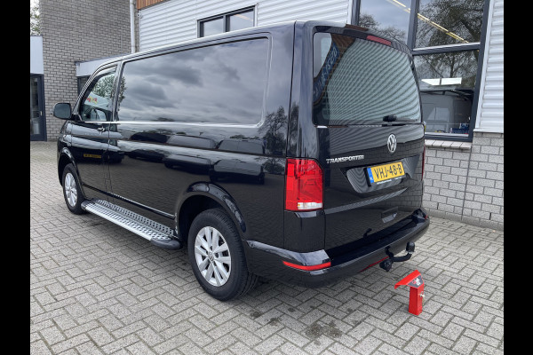 Volkswagen Transporter 2.0 TDI 150pk DSG automaat L1H1 28 / vaste prijs rijklaar € 22.950 ex btw / lease vanaf € 375 / euro 6 / bpm vrij / airco / cruise / navi / trekhaak / sidesteps / lichtmetalen velgen