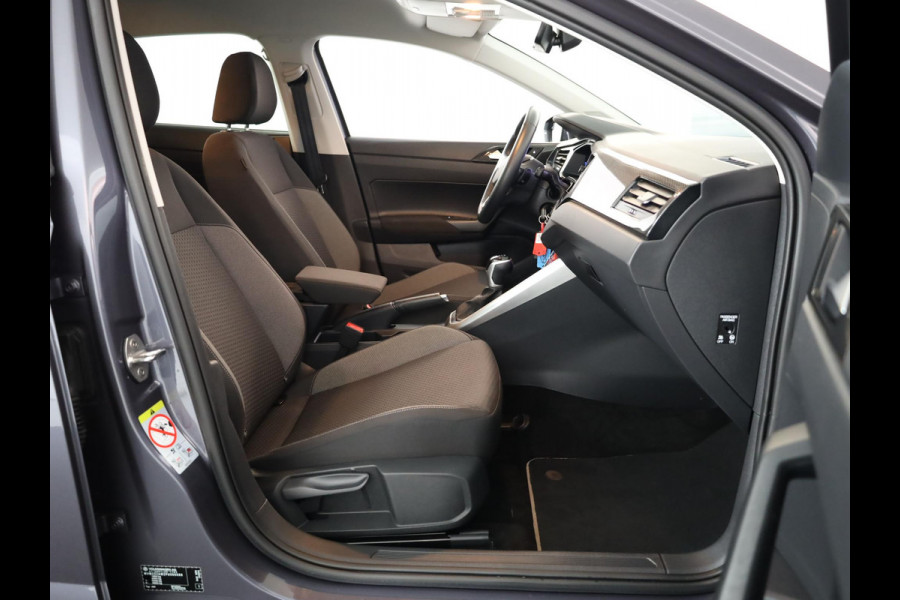 Volkswagen Polo 1.0 TSI Life 95 pk Automaat (DSG) | Private lease vanaf € 468,- pm | Navigatie via App | Autom. airco | Parkeersensoren (Park assist) | Adaptieve cruise control | Stoelverwarming | Volledig digitaal instrumentenpaneel |