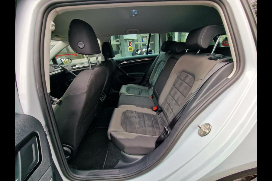 Volkswagen GOLF Variant 1.0 TSI Highline Business R DSG|ACC|Carplay|Stoelverwarming|Digidash|