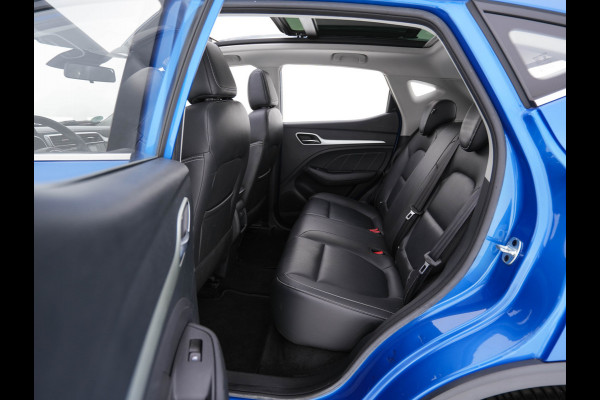 MG ZS EV Luxury 45 kWh (INCL-BTW) *PANO | FULL-LEATHER | CCS-FASTLOADER | KEYLESS | NAVI-FULLMAP | ADAPTIVE-CRUISE | CAMERA | HEATED-SEATS | CARPLAY | LANE-ASSIST | SPORT-SEATS | 17"ALU*