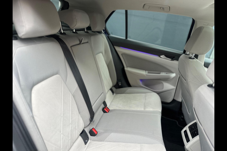 Volkswagen Golf 1.4 eHybrid STYLE, panoramadak, sportinterieur, trekhaak,19 inch, nl auto met nationale auto pas