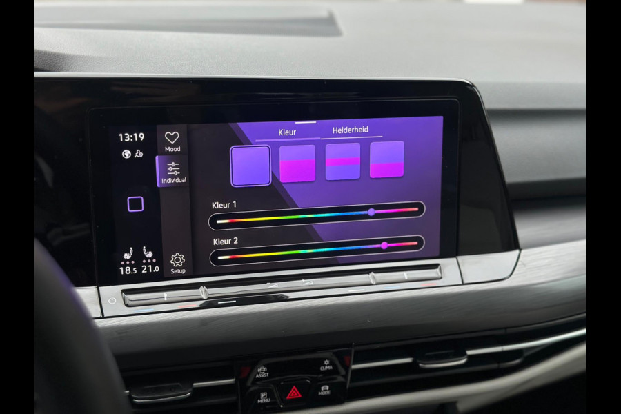 Volkswagen Golf 1.4 eHybrid STYLE, panoramadak, sportinterieur, trekhaak,19 inch, nl auto met nationale auto pas