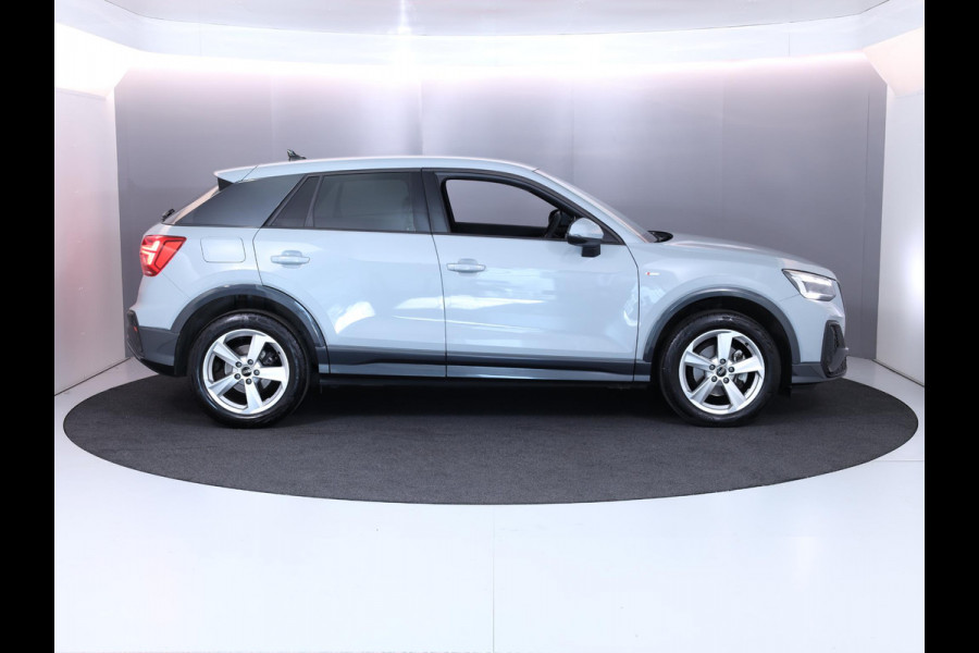 Audi Q2 35 TFSI S Edition Private lease vanaf €629,- pm | 150 pk S-tronic | Verlengde garantie | Navigatie | Parkeersensoren achter | Adaptieve cruise control | Matrix LED koplampen | S-line |
