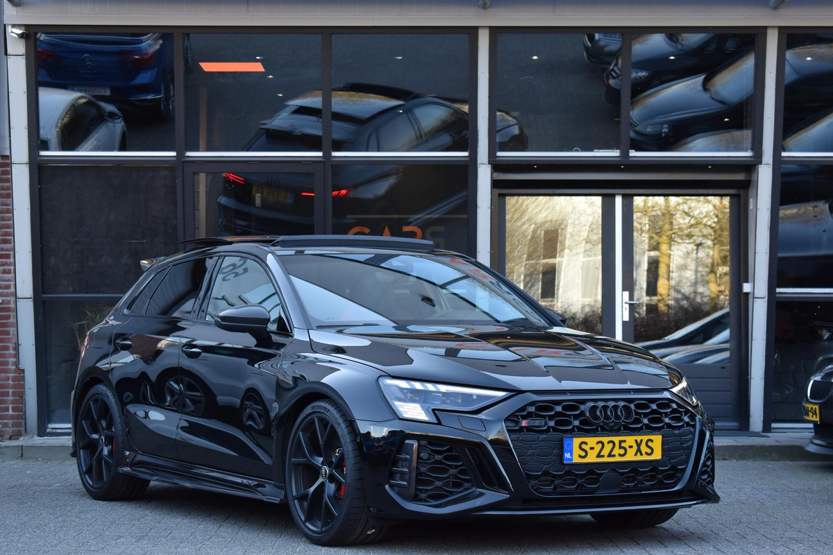 Audi RS3 Sportback 2.5 TFSI RS3 quattro Urban Pano Lane Acc B&O Camera Audi RS3 Sportback 2.5 TFSI RS3 quattro Urban Pano Lane Acc B&O Camera