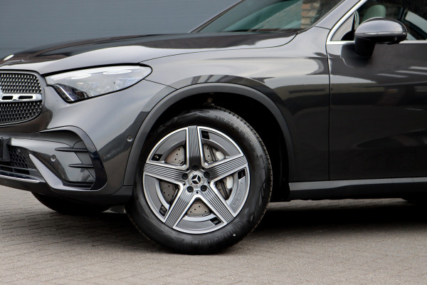 Mercedes-Benz GLC 300e 4MATIC AMG Line Aut9 | Achterasbesturing | Luchtvering | Panoramadak | HUD | Memory | Digital Light | Surround Camera | Keyless Go |